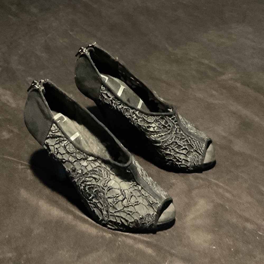 Elle Black Textured Peep-Toe Heels